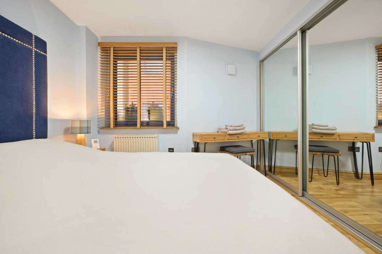 Lovely 2 Double Bedroom Flat With Patio Манчестер Екстер'єр фото
