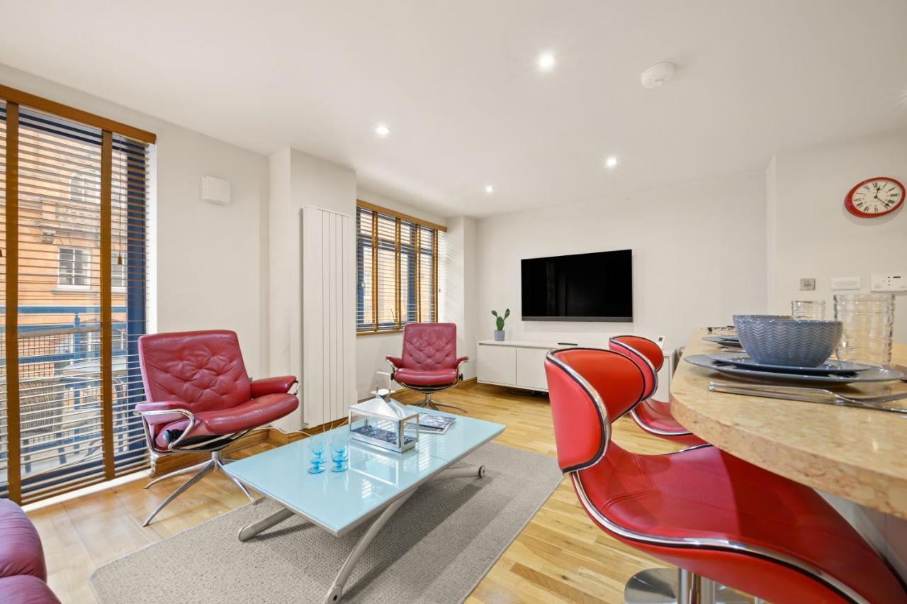 Lovely 2 Double Bedroom Flat With Patio Манчестер Екстер'єр фото